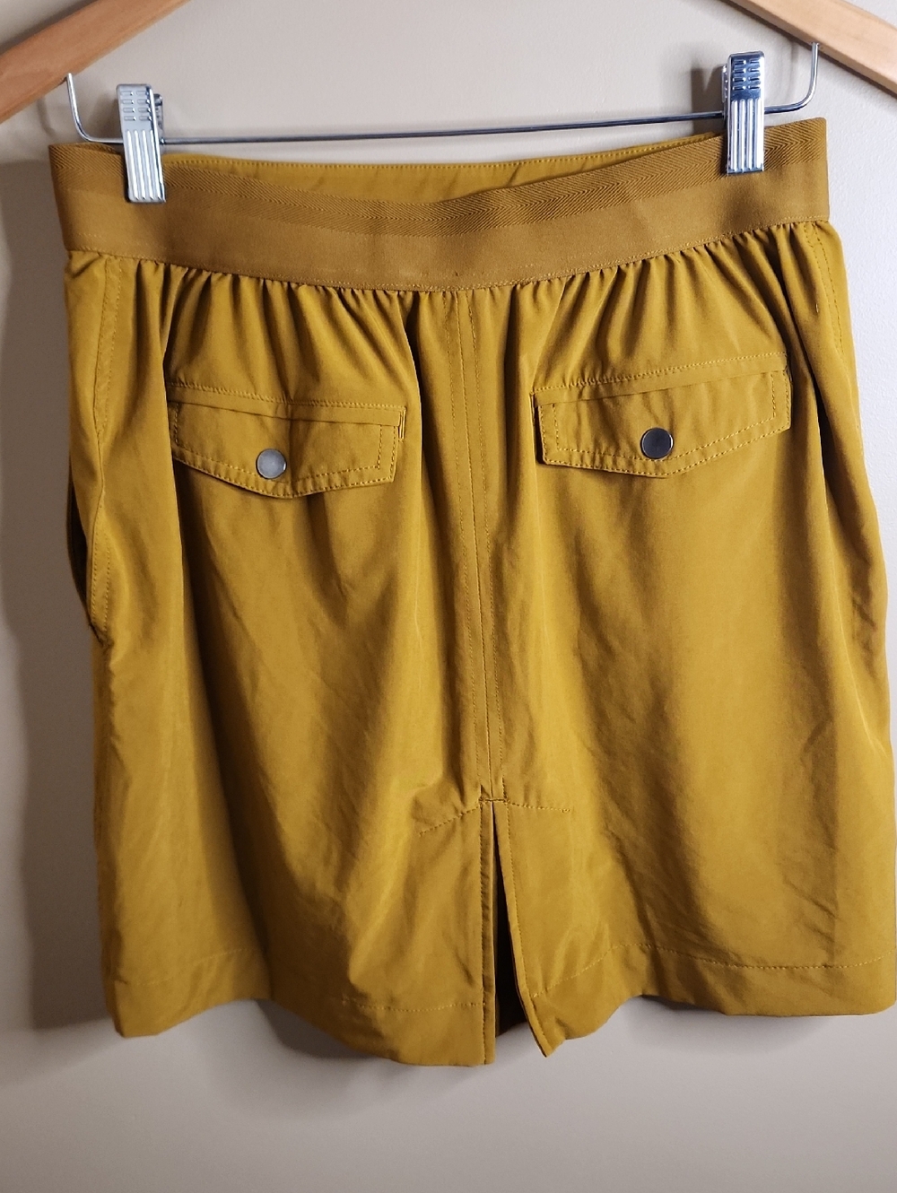Athleta Vienna Cargo Skort in Mustard Yellow. Size 8. #988132 - Picture 2 of 5
